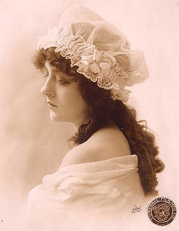 Elsie Albert image