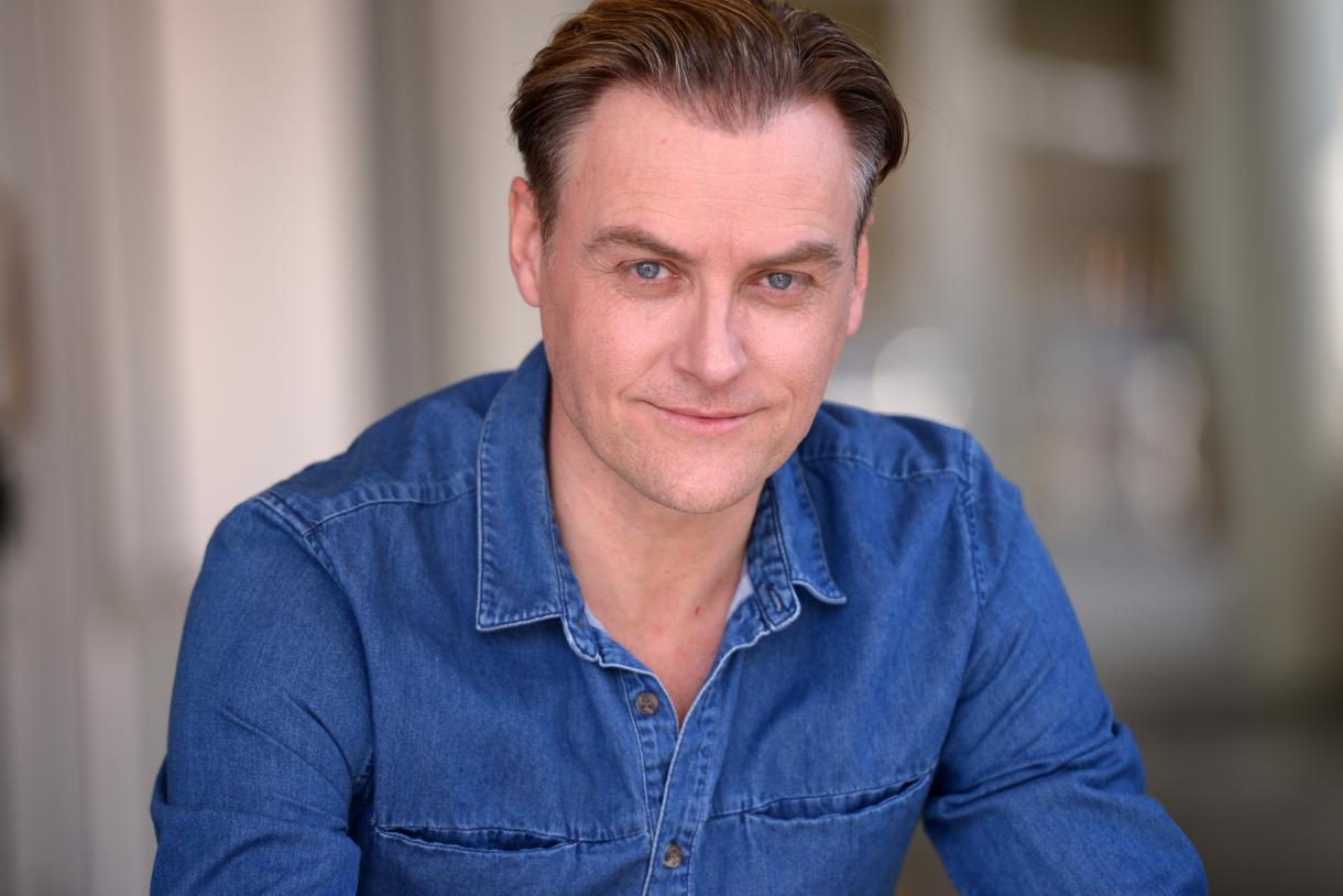 Paul Barry image