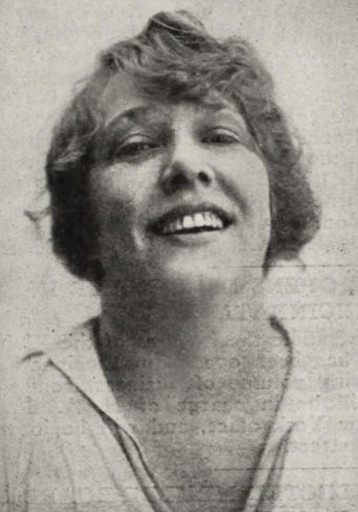 Louise Bates image
