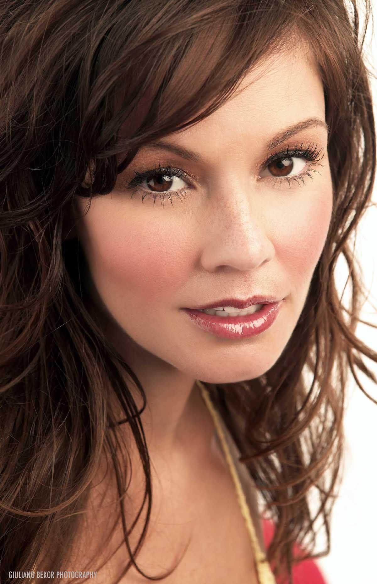Christina Chambers image