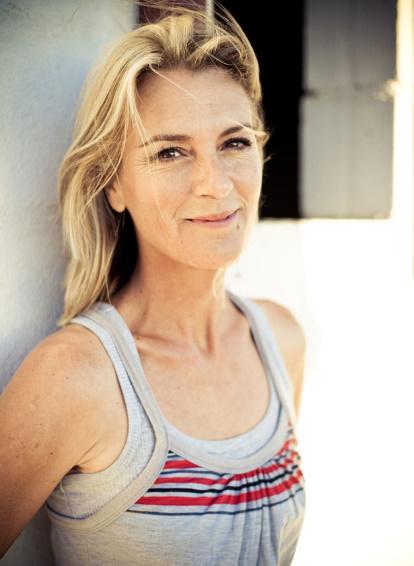 Julie Hartley image