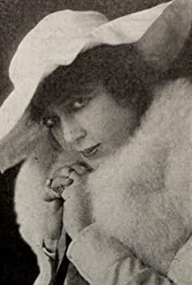 Hylda Hollis image