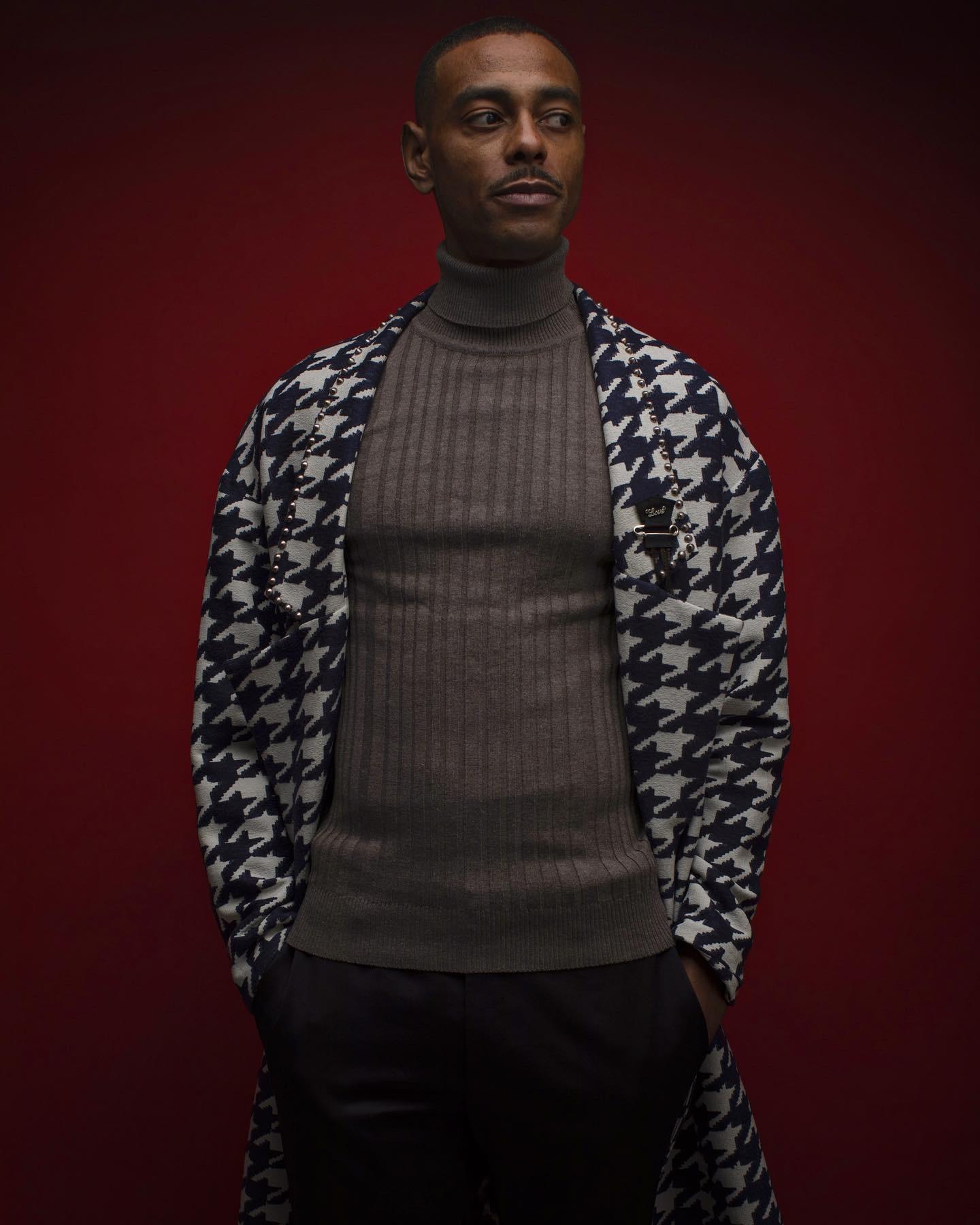 Teck Holmes image