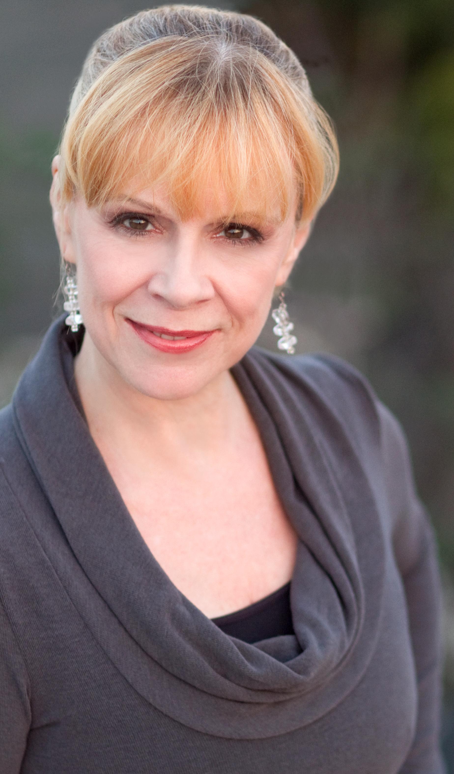 Suzanne Petri image