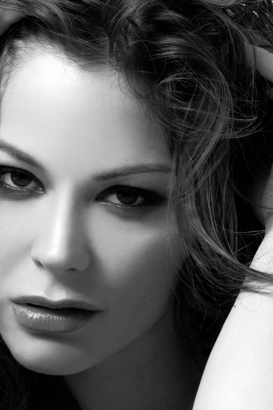 Naike Rivelli image