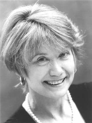 Lesley Staples image