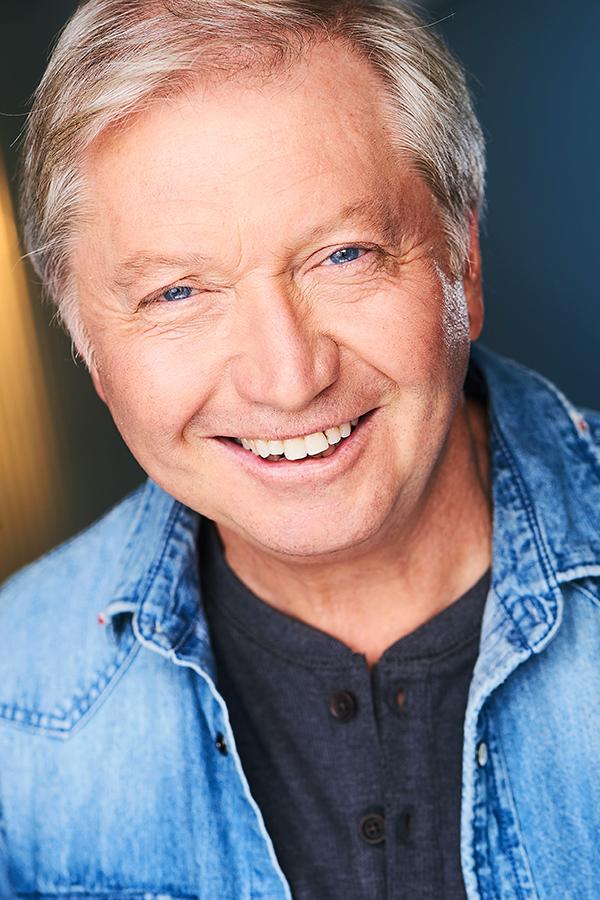 Warren Sweeney image