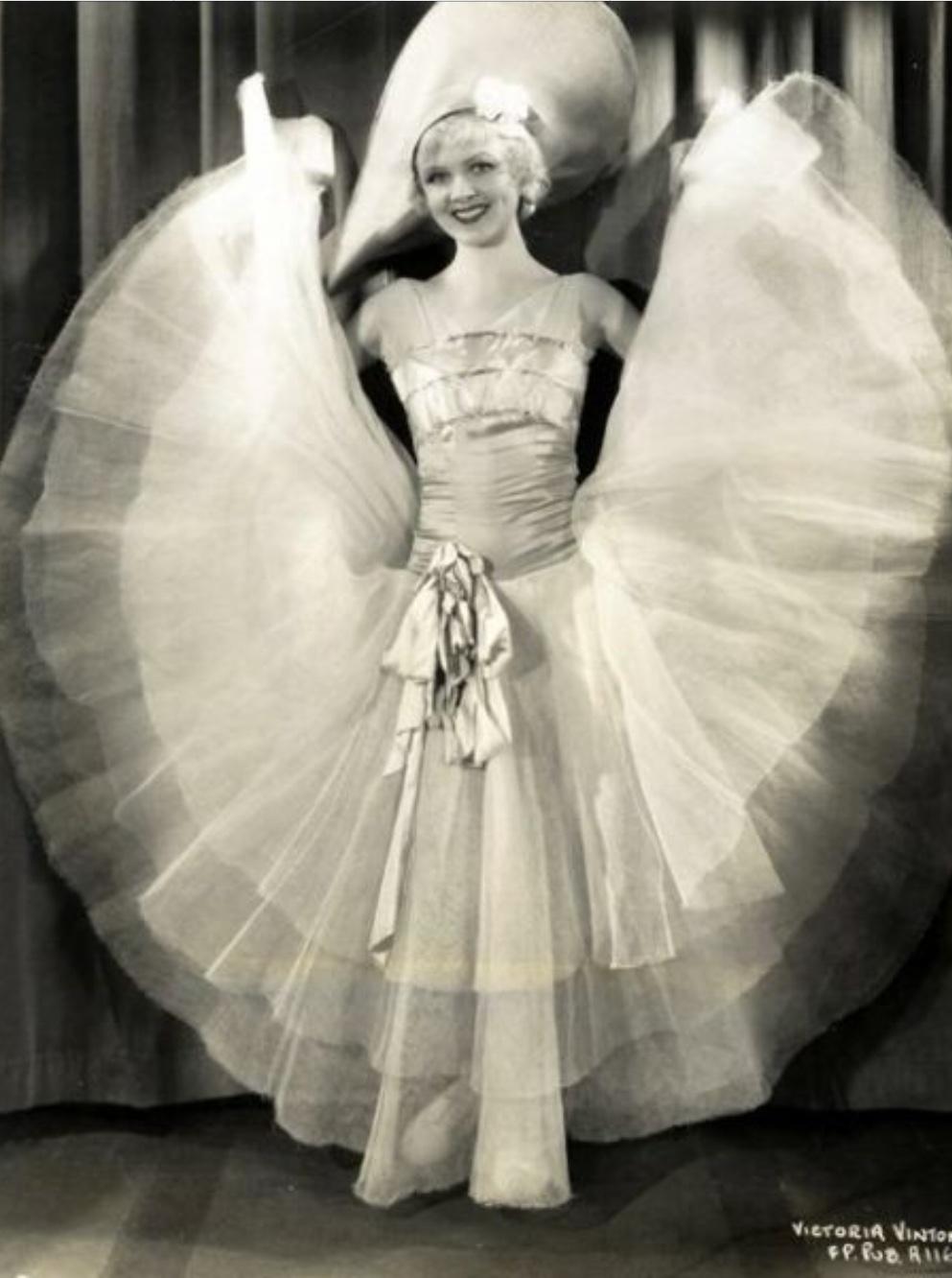 Victoria Vinton image