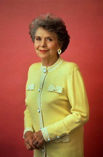 Helen Wagner image