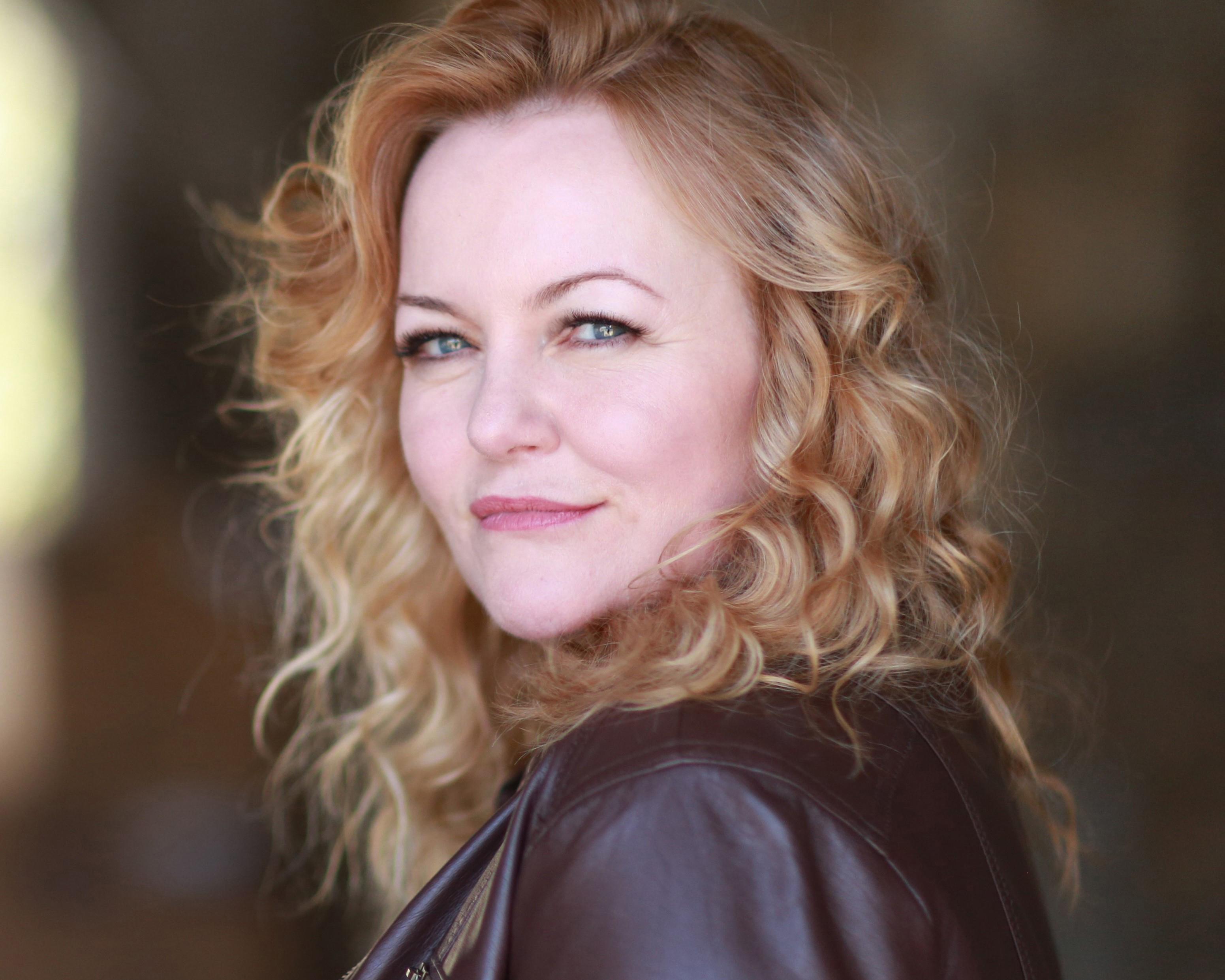Kristen Vaughan image