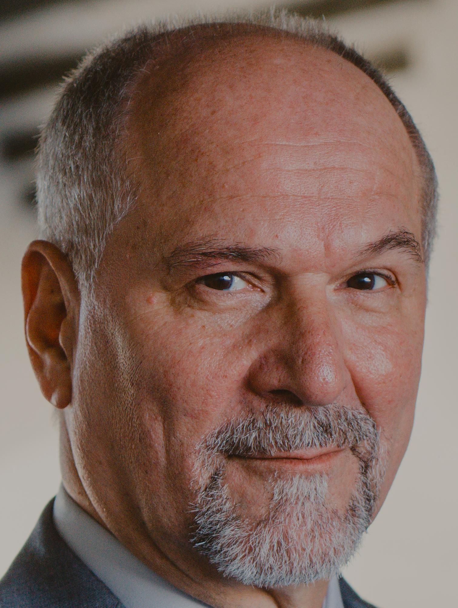 John Kapelos image