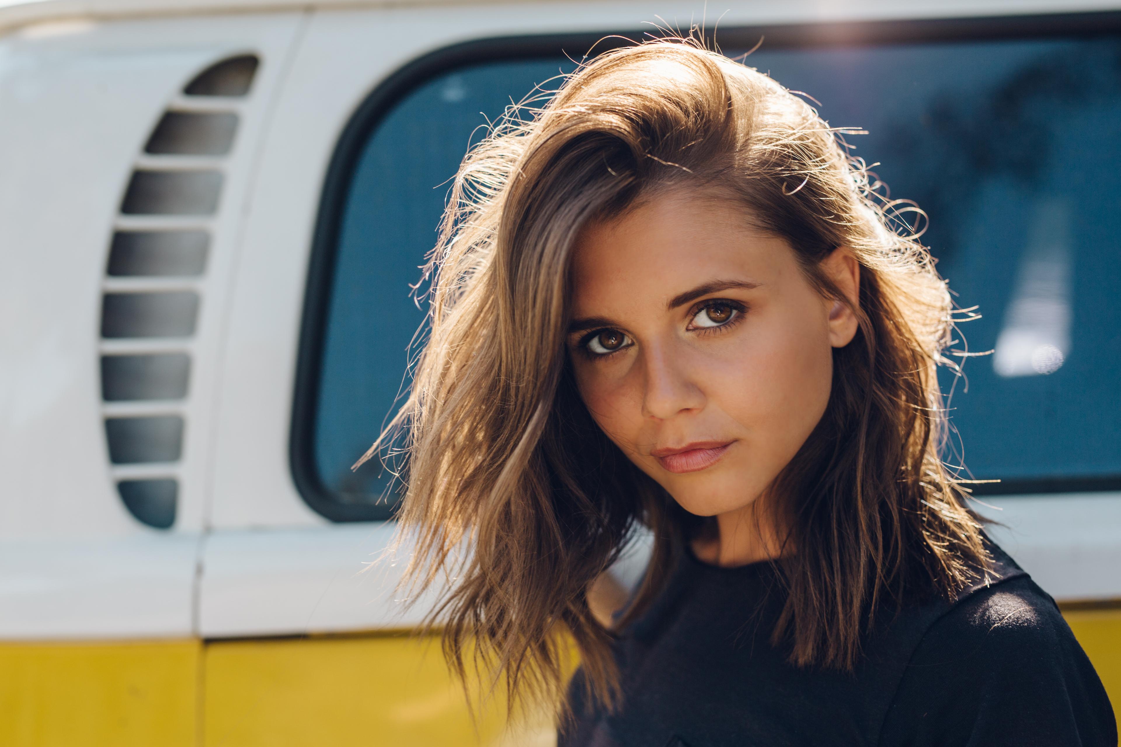 Alexandra Chando image