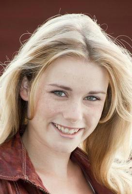 Anna Hausburg image