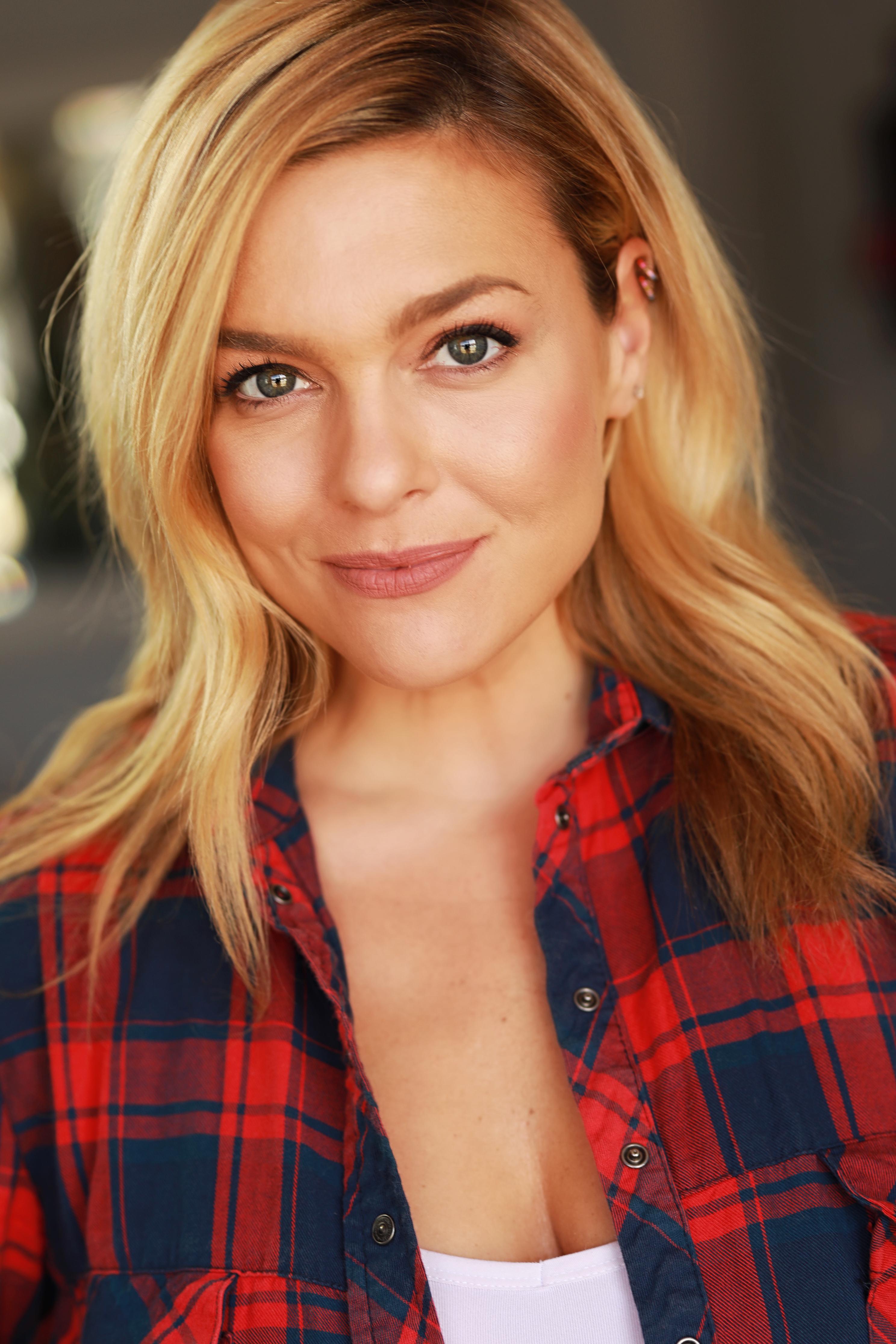 Carly Reeves image