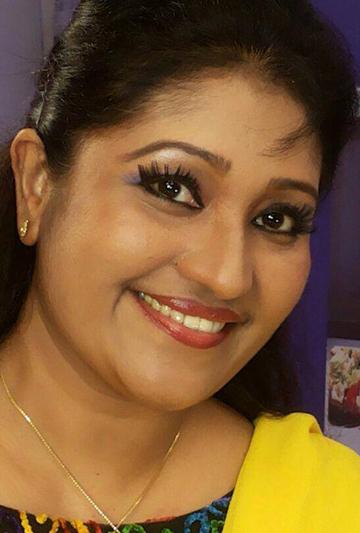 Thezni Khan image