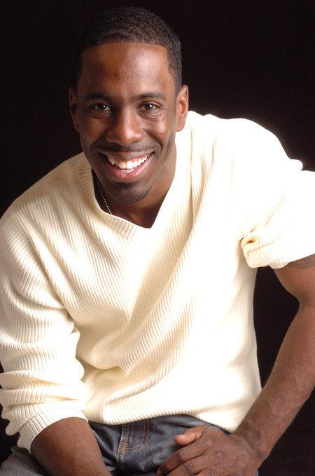 Tobi Gadison image