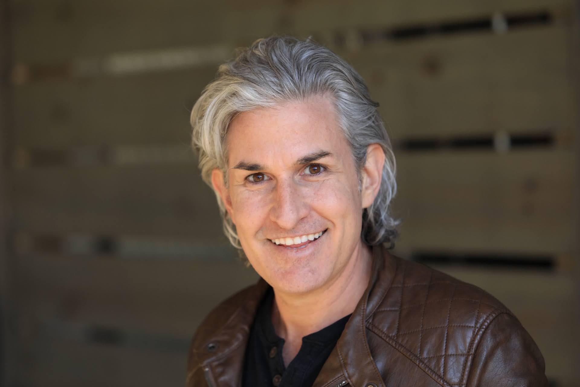 Michael Dardant image