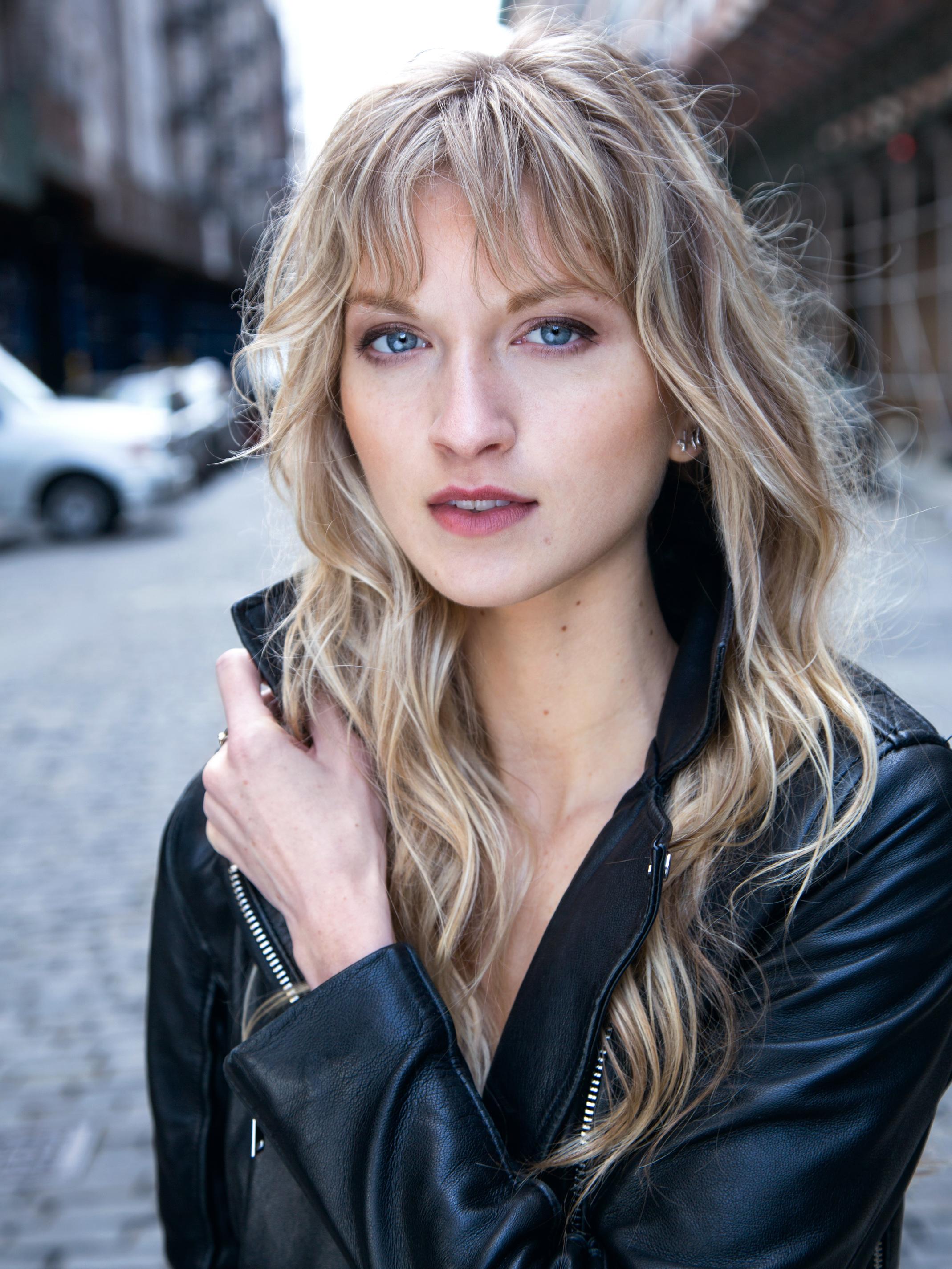 Flora Wildes image