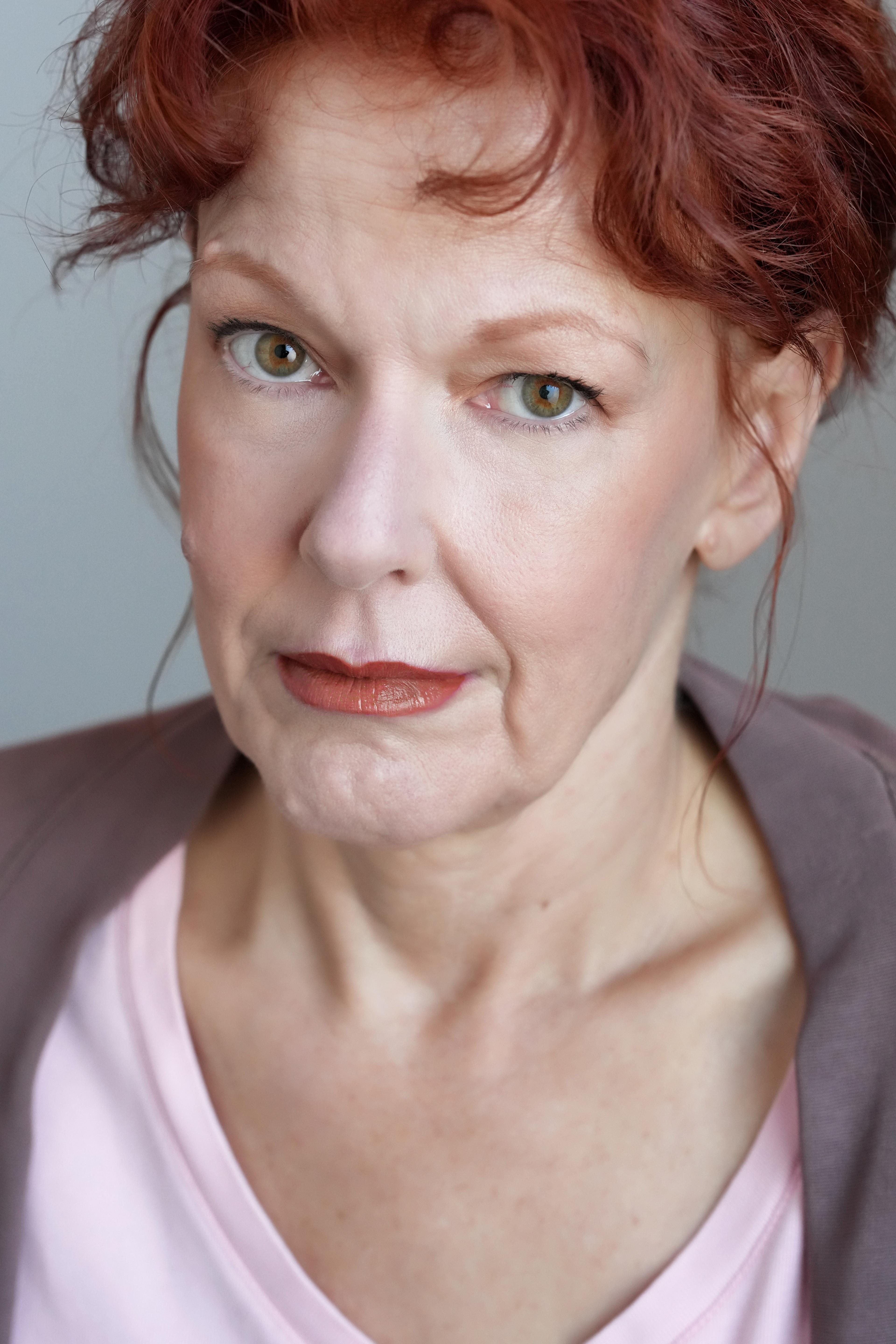 Gwen Hughes image