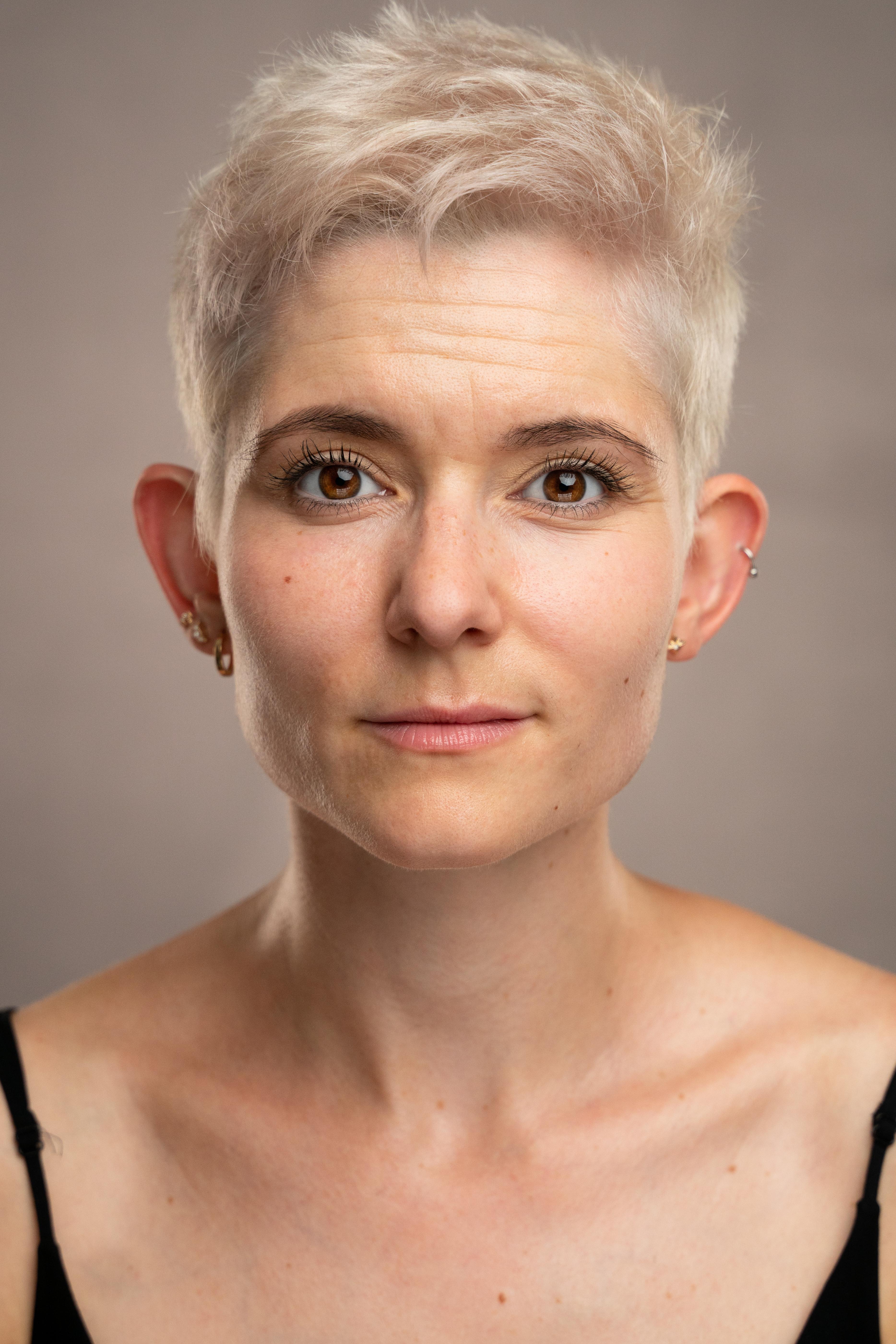 Lauren Shotton image