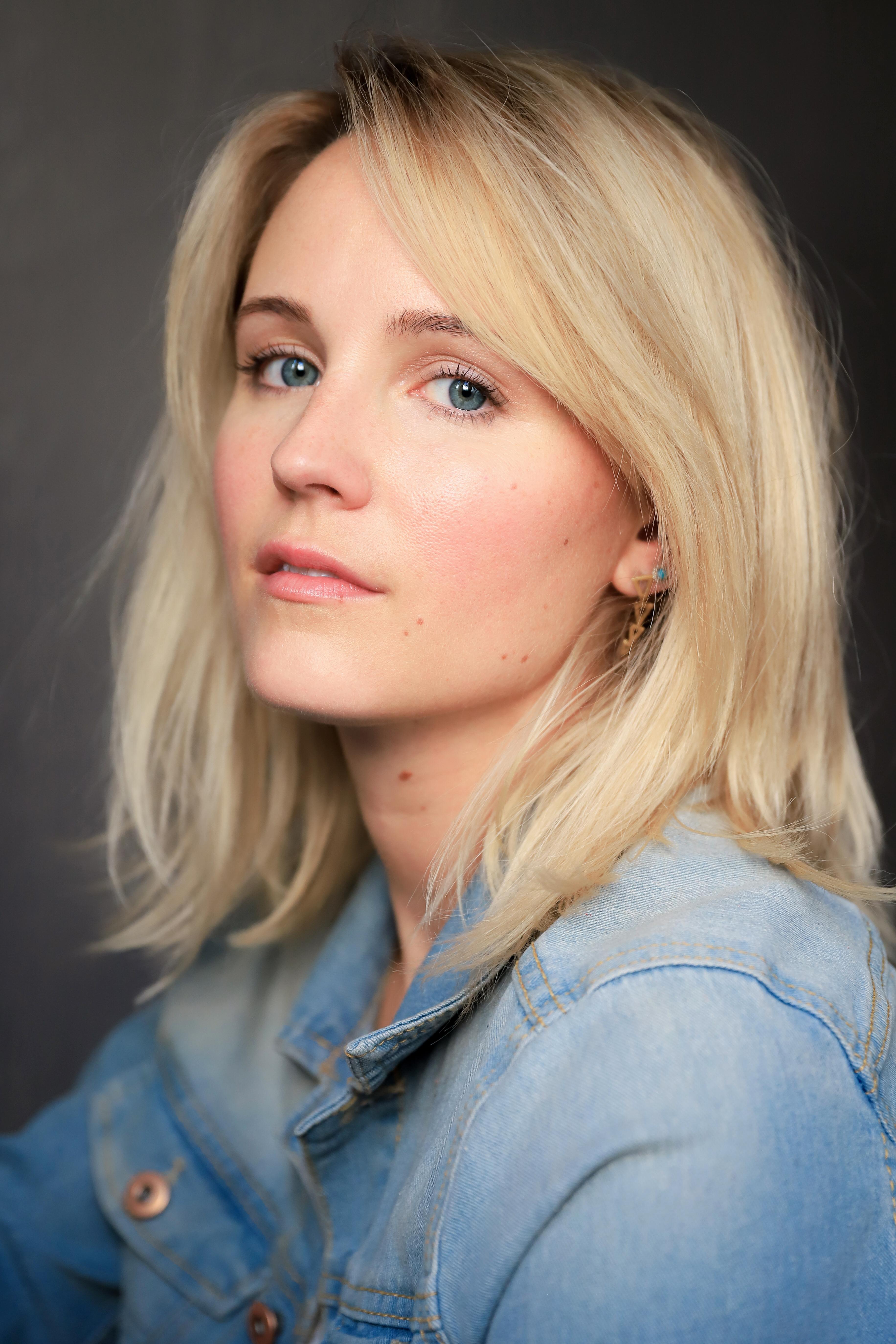 Sara Fletcher image