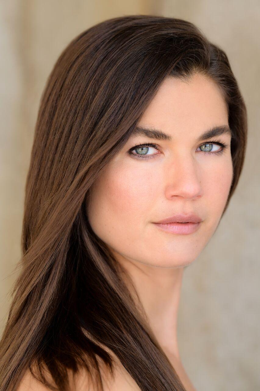 Teri Reeves image