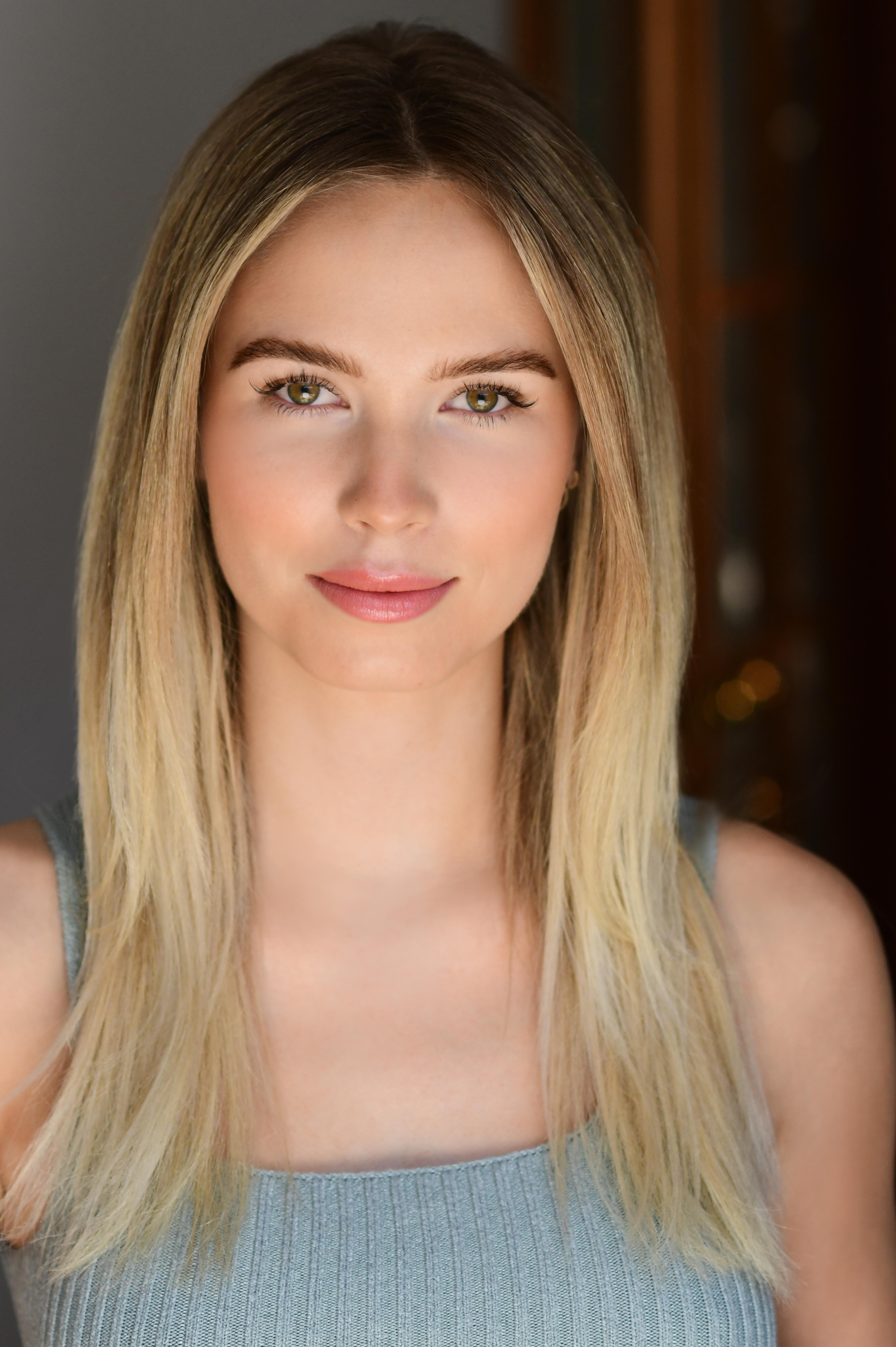Piper Watts image