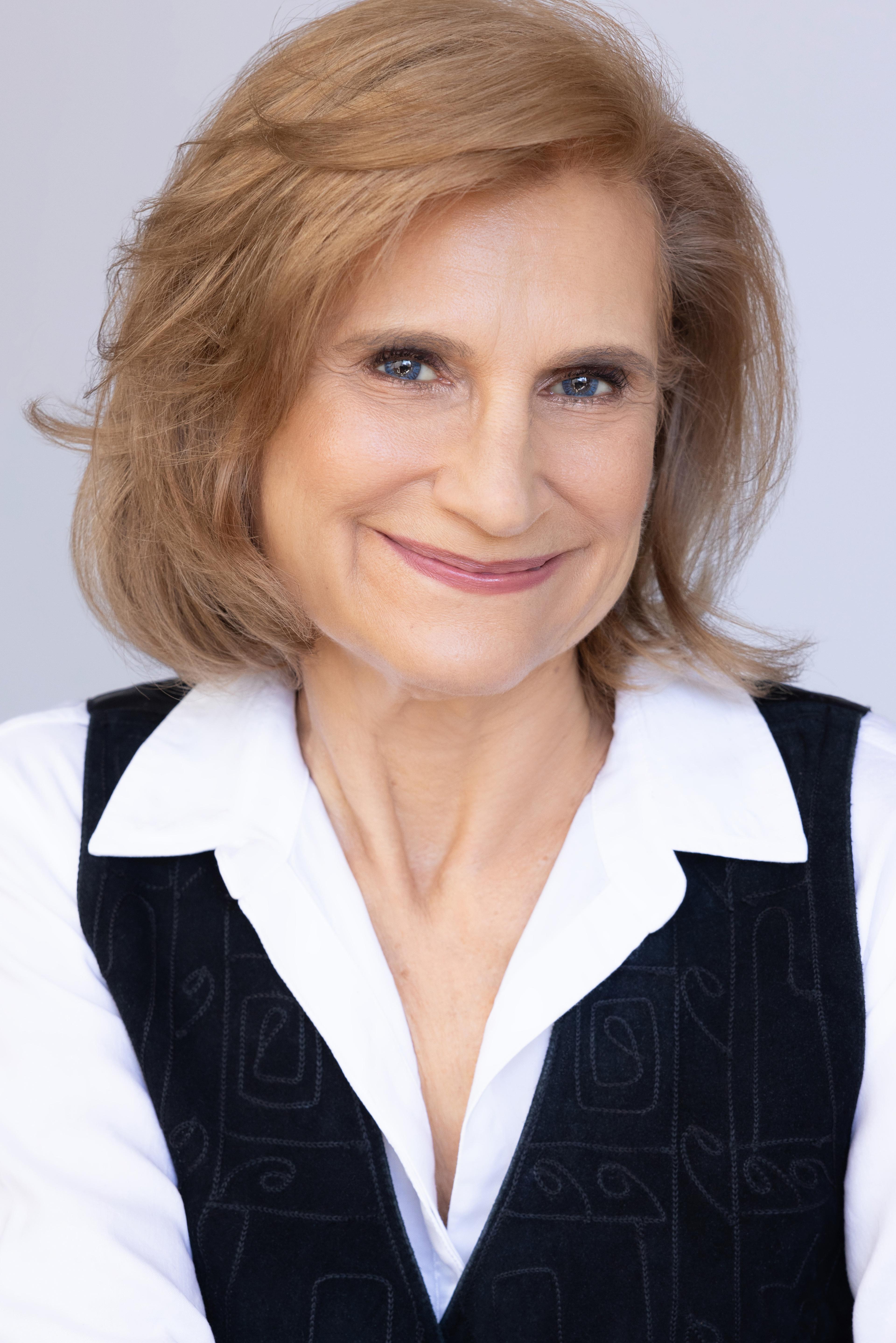 Elle Trapkin image