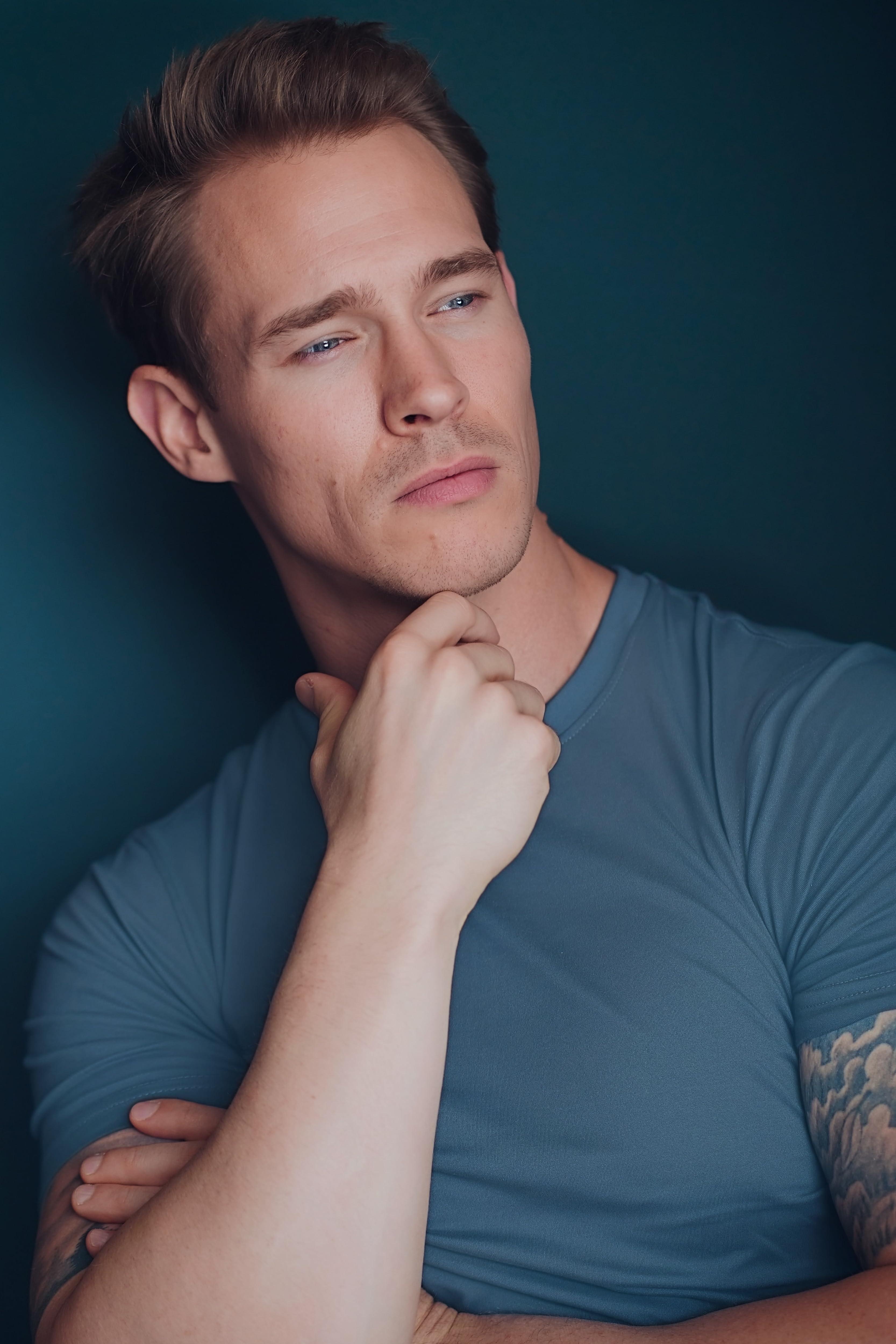 Aaron Cavette image