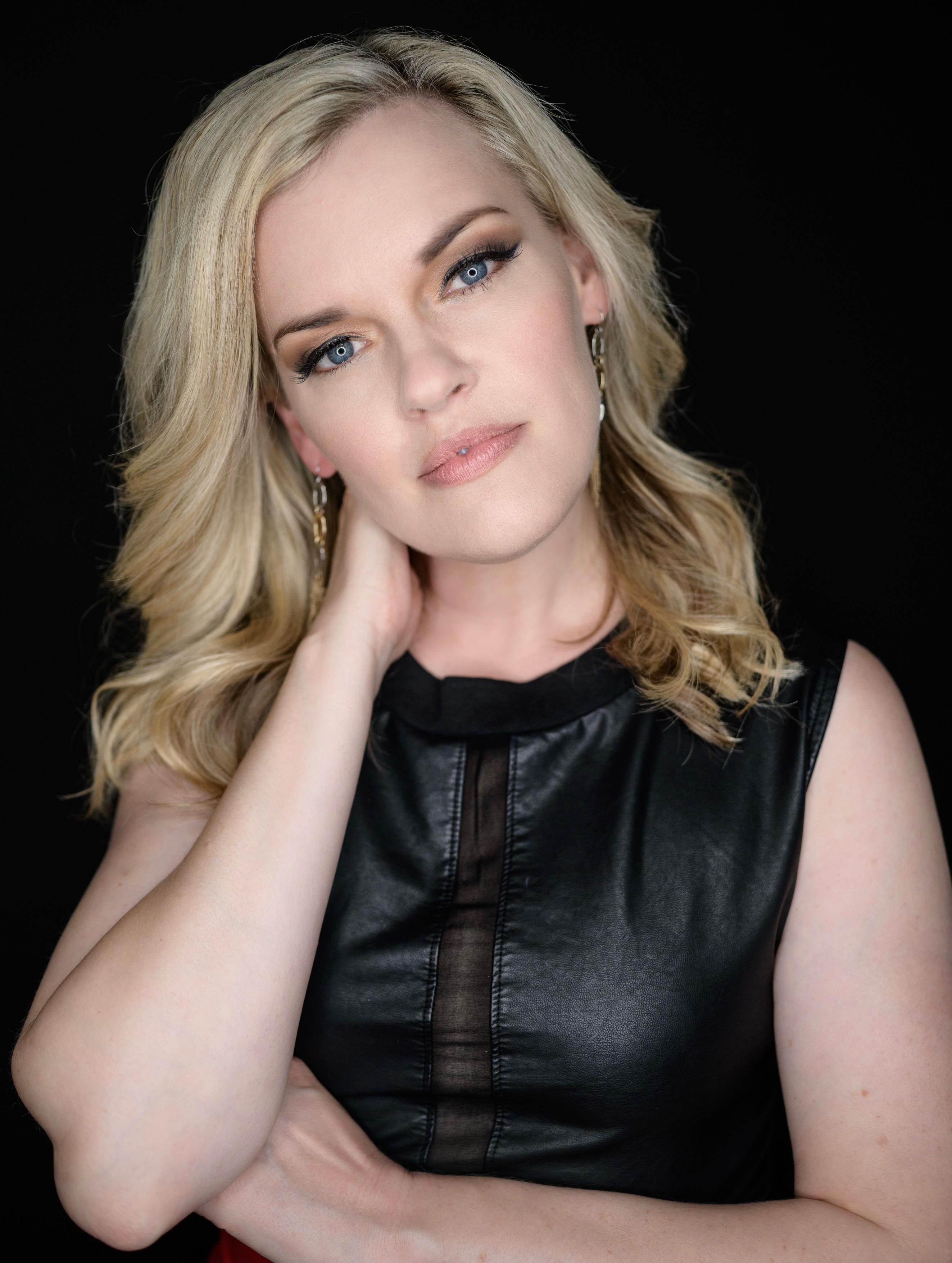 Kari Wahlgren image